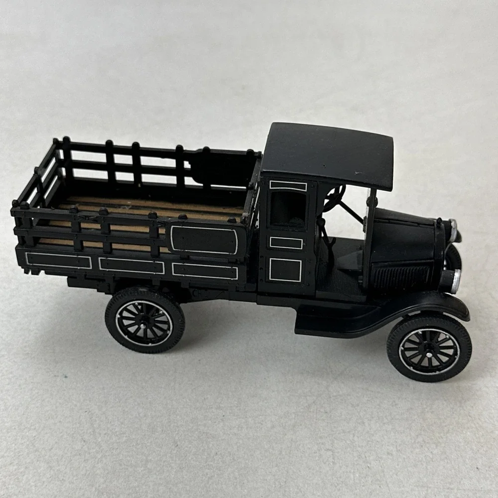 Chevrolet 1923 Series D 1 Ton Truck Stake Bed Diecast Model Vehicle Black 1:32